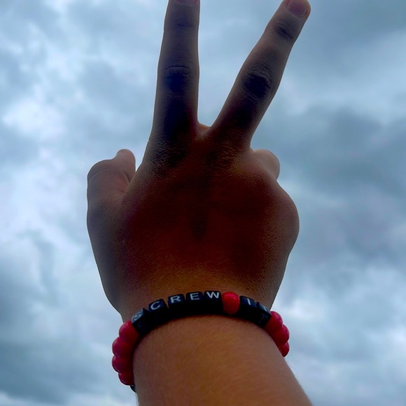 Cute black and red bracelet - Picture 1 of 2